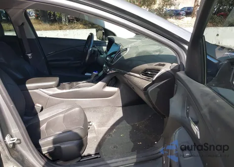 2017 Chevrolet Volt Premier z USA, uszkodzony, nr VIN 1G1RD6S56HU174241